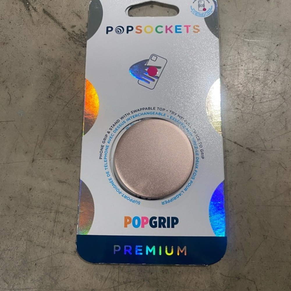 POPSOCKETS PREMIUM POPGRIP in rose gold! Neutral and versatile with a pop of ✨!